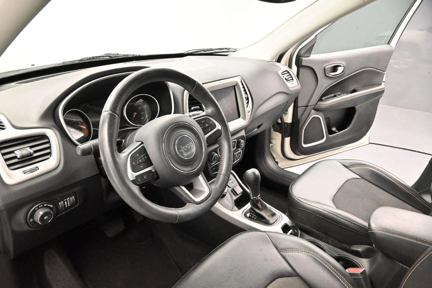 Used 2019 White Clearcoat Jeep Latitude image 14