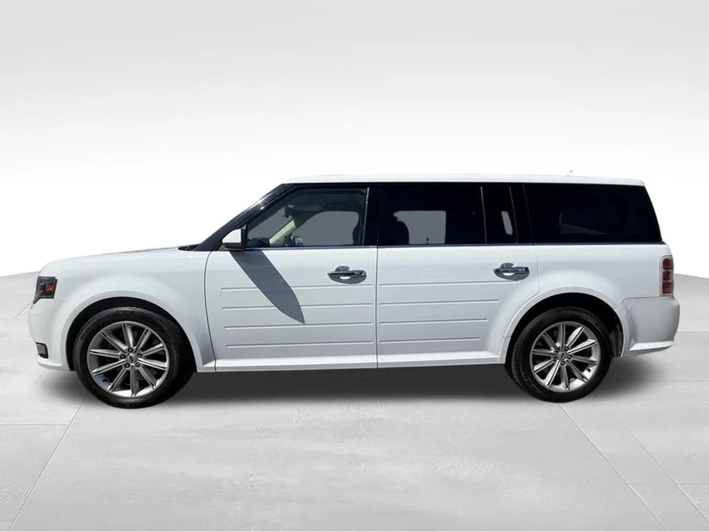 Used 2019 White Ford Limited image 2
