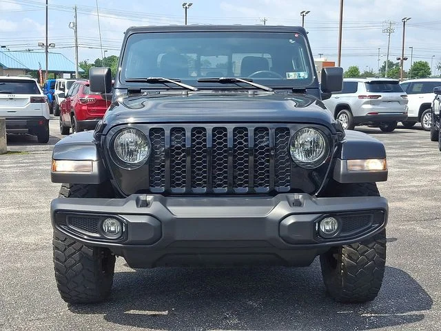 Used 2022 Black Jeep Sport image 3
