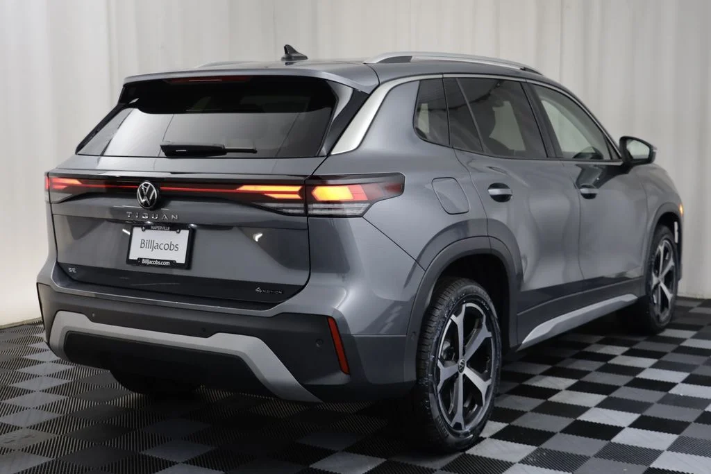 New 2026 Platinum Grey Volkswagen 2.0T SE image 17