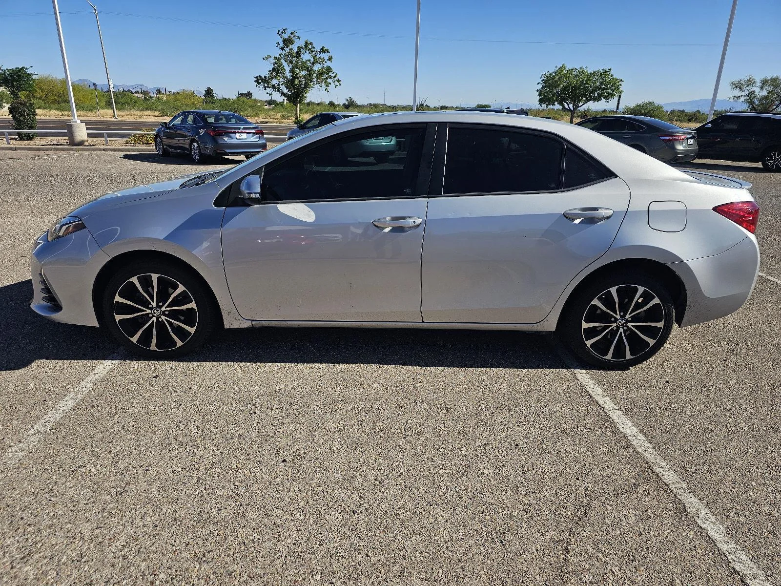 Used 2017 Toyota Corolla SE with VIN 5YFBURHE8HP671046 for sale in Sierra Vista, AZ