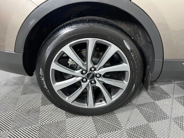 Used 2019 Brown Lincoln Select image 41