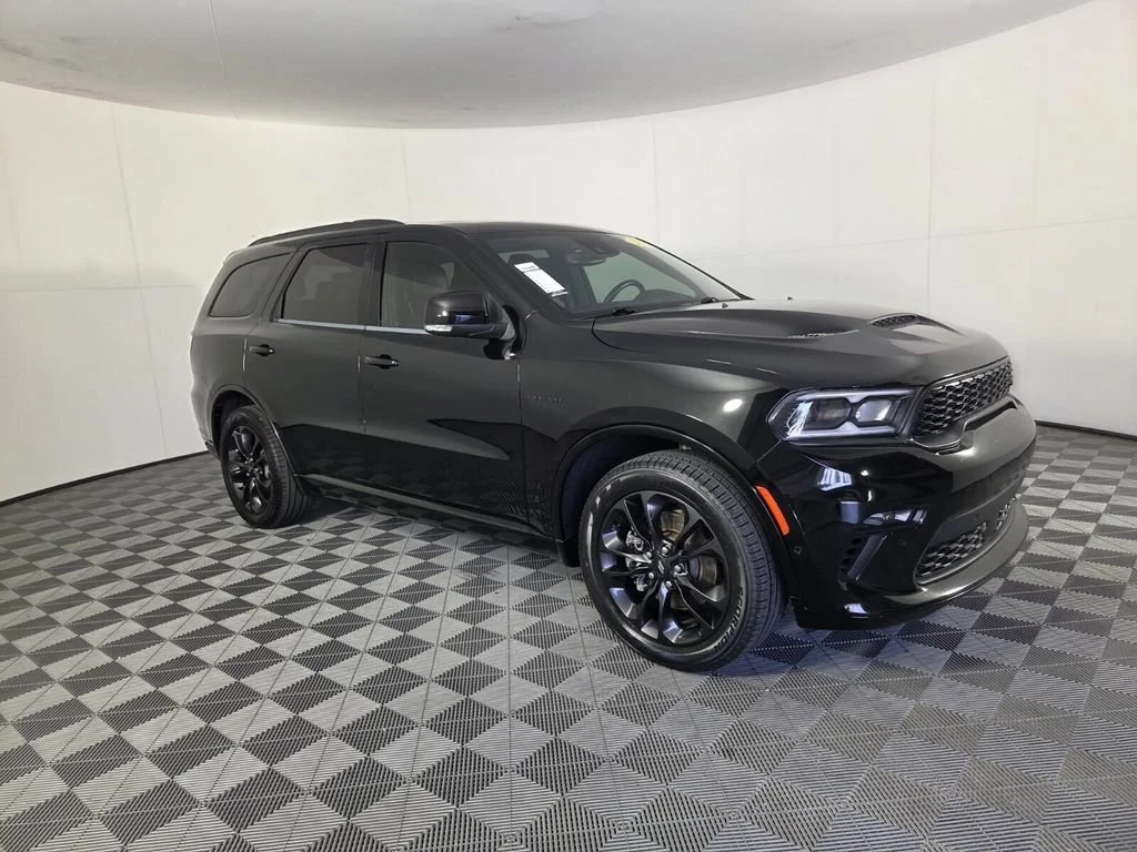 Used 2023 DB Black Clearcoat Dodge R/T Plus image 2