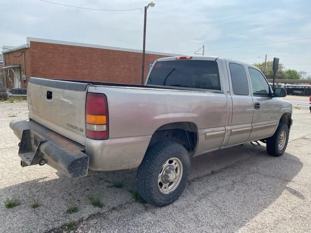 2001 Chevrolet Silverado LS - Photo 6