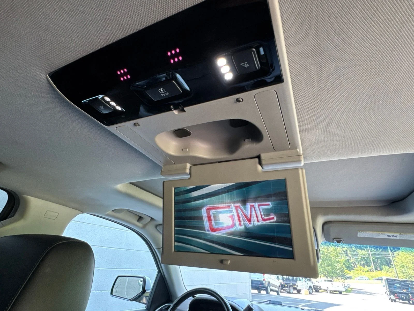 Used 2018 Silver GMC SLT image 20