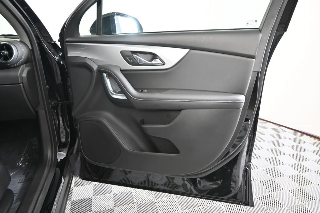 Used 2024 Black Chevrolet 2LT image 12