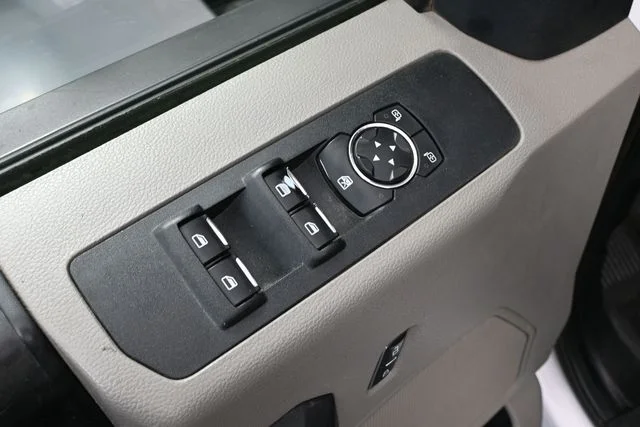 Used 2019 White Ford XL image 20