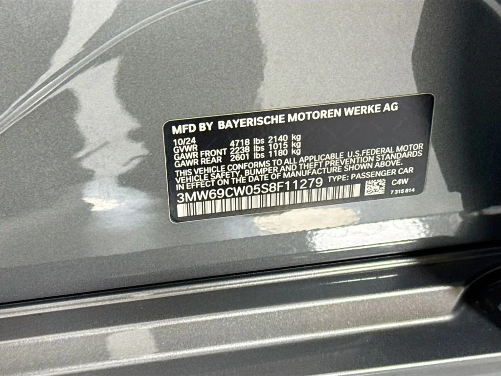 2025 BMW 3 Series 330i - Photo 36