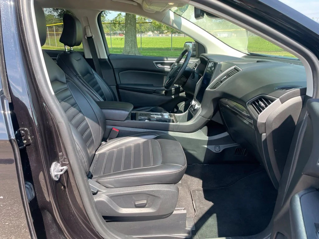 Used 2024 Black Ford SEL image 16
