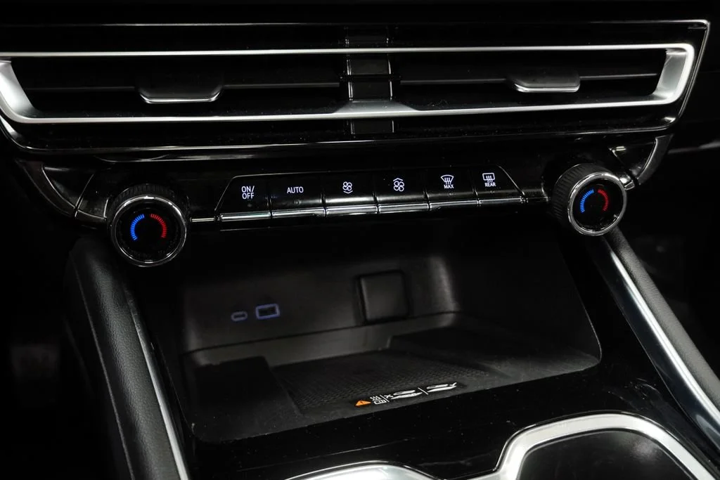 Used 2024 Mosaic Black Metallic Chevrolet RS image 21