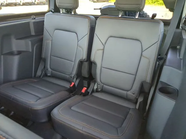 Used 2022 Green Ford Badlands image 28