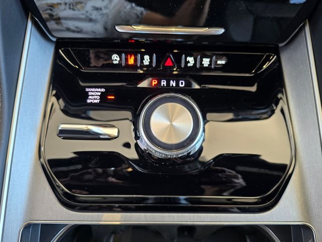 New 2026 Bright White Clear-Coat Exterior Paint Jeep Limited Altitude image 15