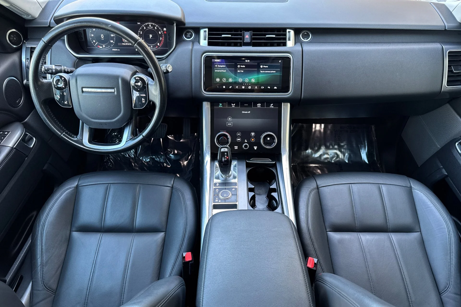 Used 2021 Gray Land Rover SE image 3
