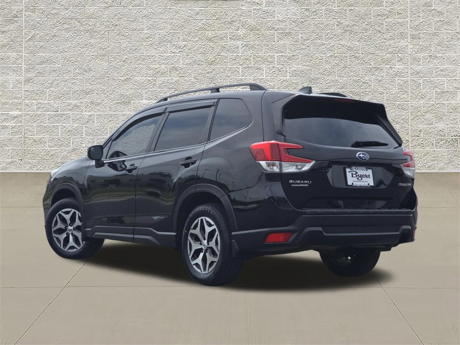 Used 2021 Crystal Black Silica Subaru Premium image 5
