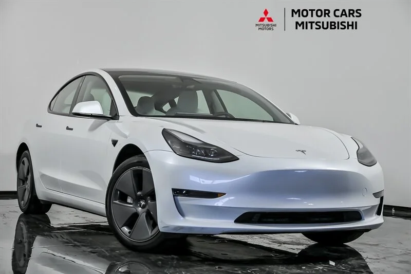 2023 Tesla Model 3 -'s photo