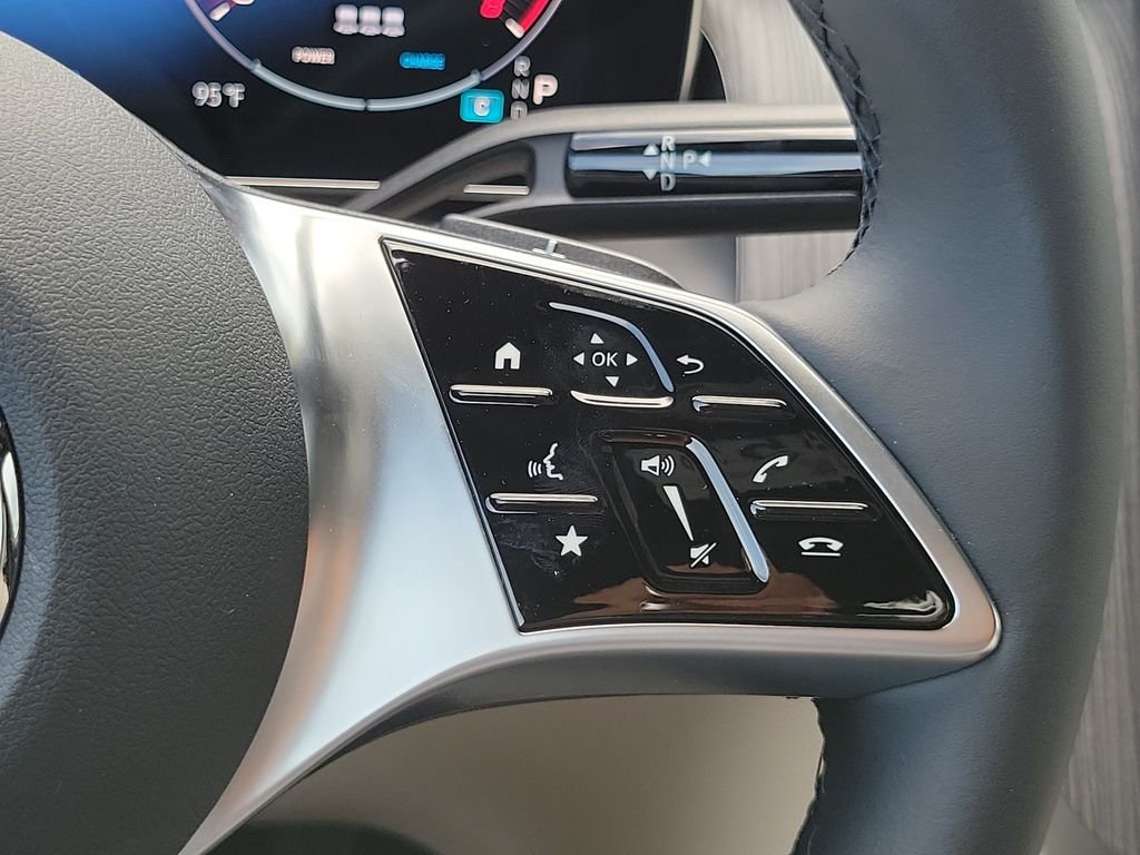 New 2027 Polar White Mercedes-Benz GLC 300 image 25