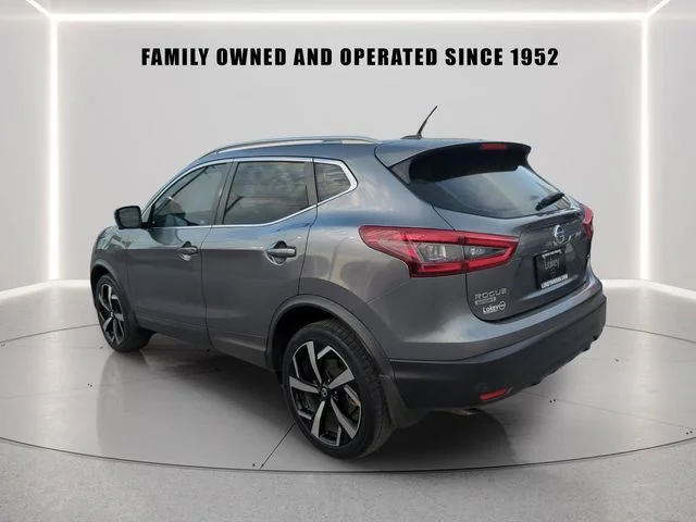 Used 2020 Gray Nissan SL image 3
