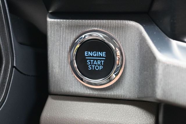 New 2026 Star White Metallic Tri-Coat Ford F-250® Platinum® image 82