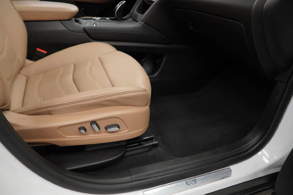 Used 2020 White Cadillac Premium Luxury image 43