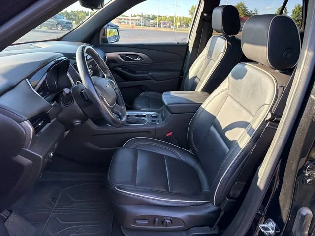 Used 2022 MOSAIC BLACK METALLIC Chevrolet Premier image 14