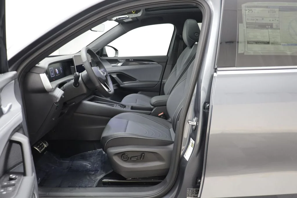 New 2026 Platinum Gray Volkswagen 2.0T SE R-Line Black image 6