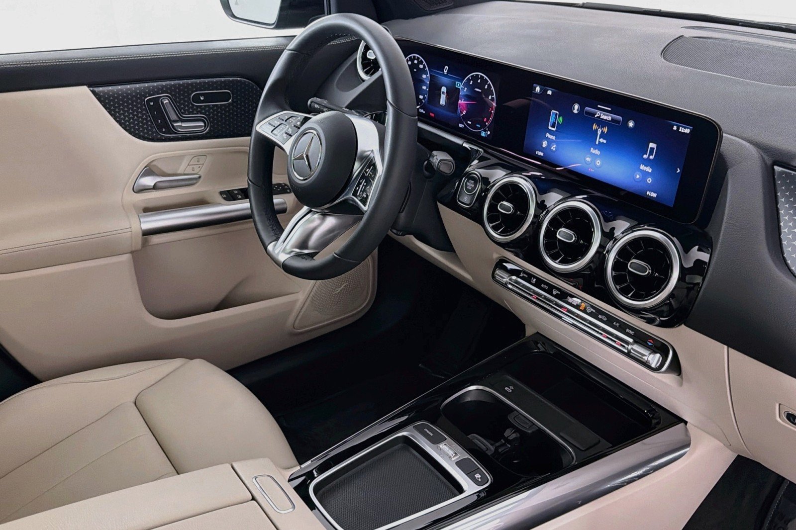 Certified Used 2026 Night Black Mercedes-Benz 250 image 17