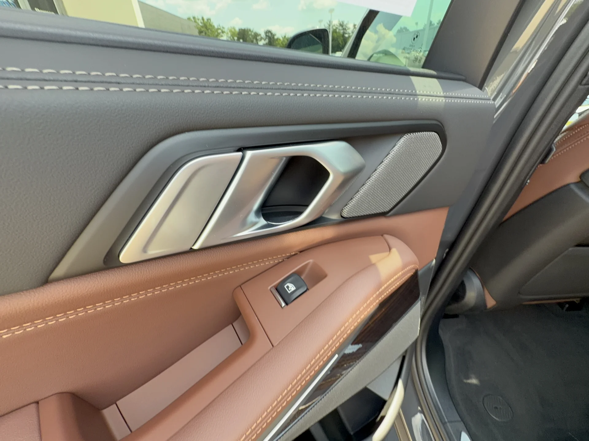 New 2026 Dravit Grey Metallic BMW xDrive50e image 26