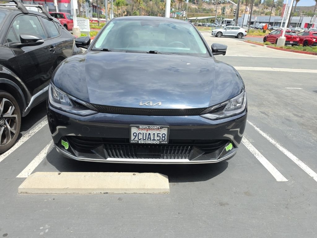 Used 2022 Blue Kia Wind image 2