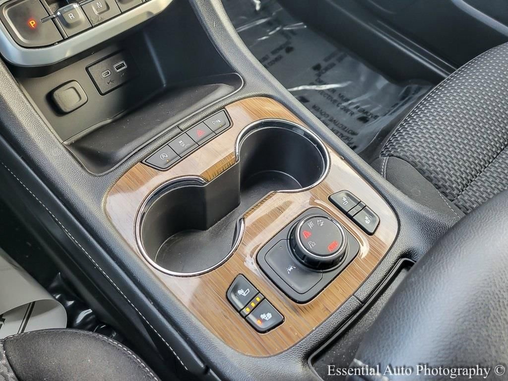 2022 GMC ACADIA - Image 16