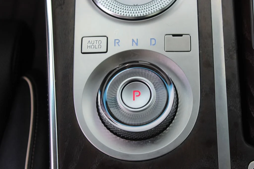 Used 2022 Black Genesis 2.5T image 21
