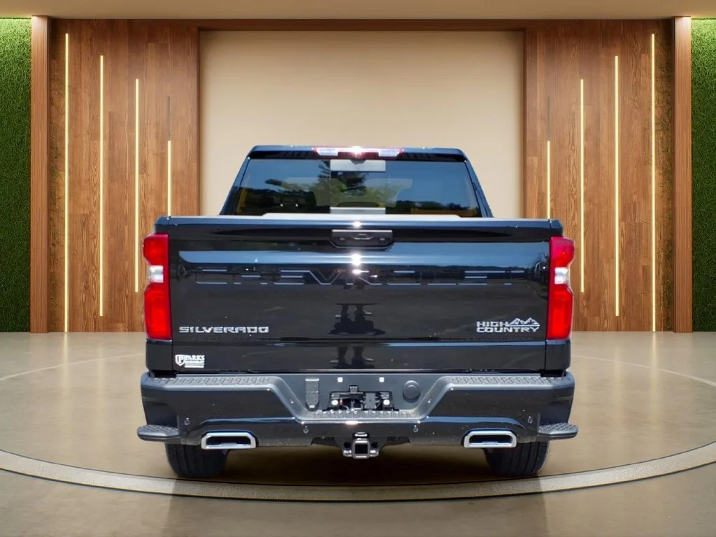New 2026 Black Chevrolet High Country image 33