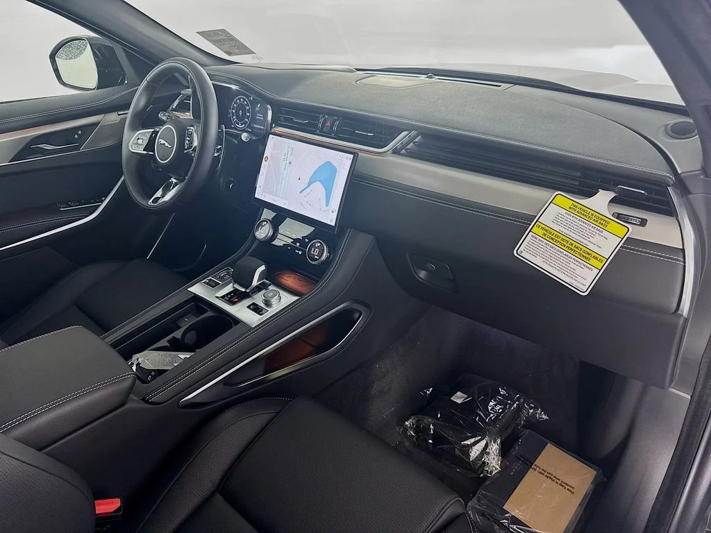 2026 Jaguar F-Pace R-Dynamic S - Photo 29