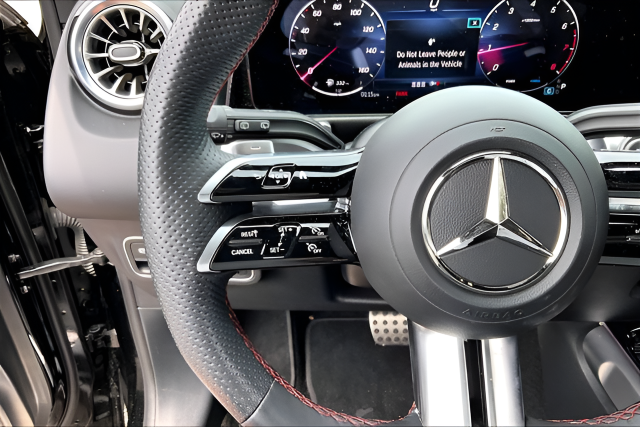 Used 2024 Black Mercedes-Benz GLB 250 image 10