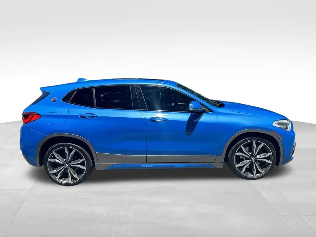 Used 2018 Blue BMW xDrive28i image 7