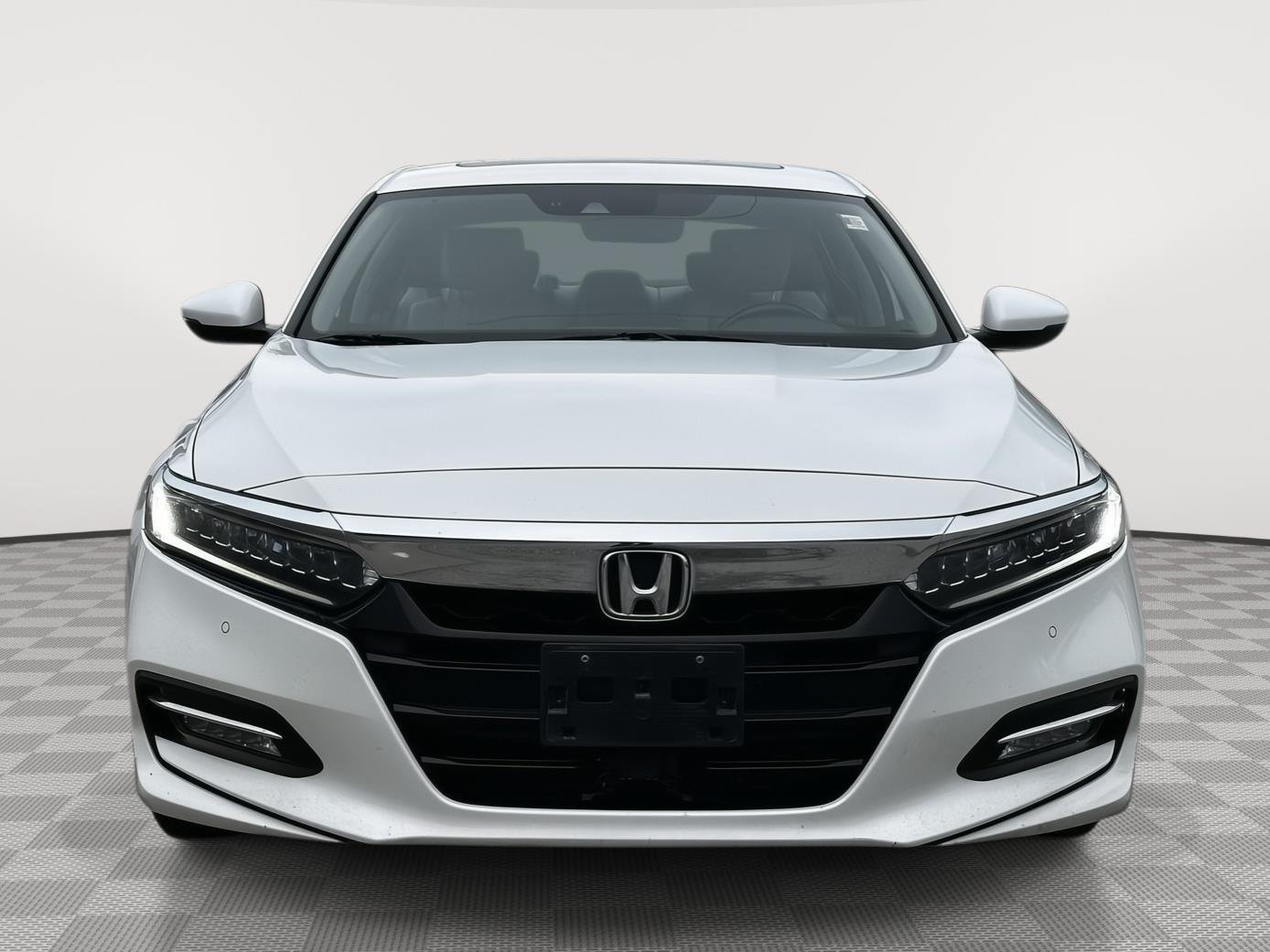 Used 2019 Platinum White Pearl Honda Touring image 2