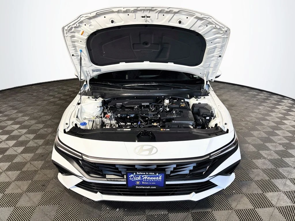 Used 2024 White Hyundai SEL image 22