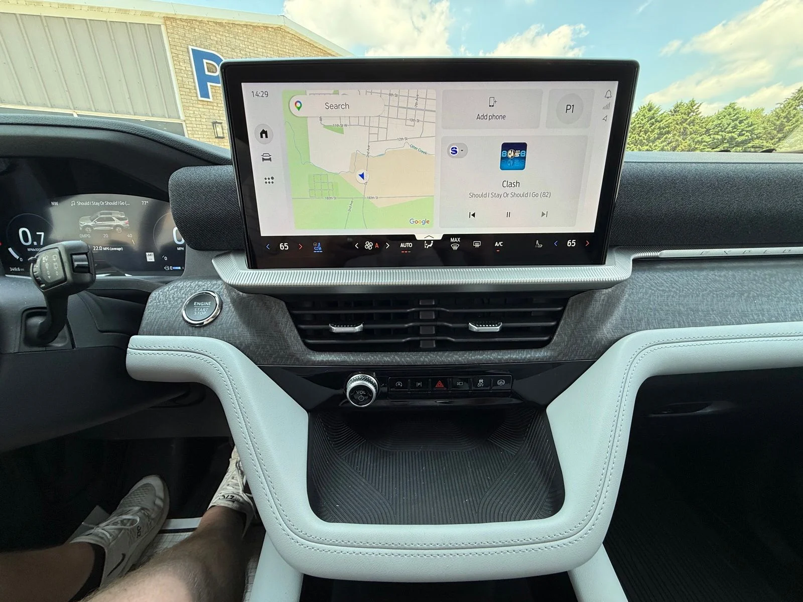2026 Ford Explorer Platinum - Photo 15