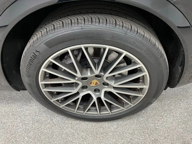 2022 Porsche Cayenne Platinum Edition - Photo 16