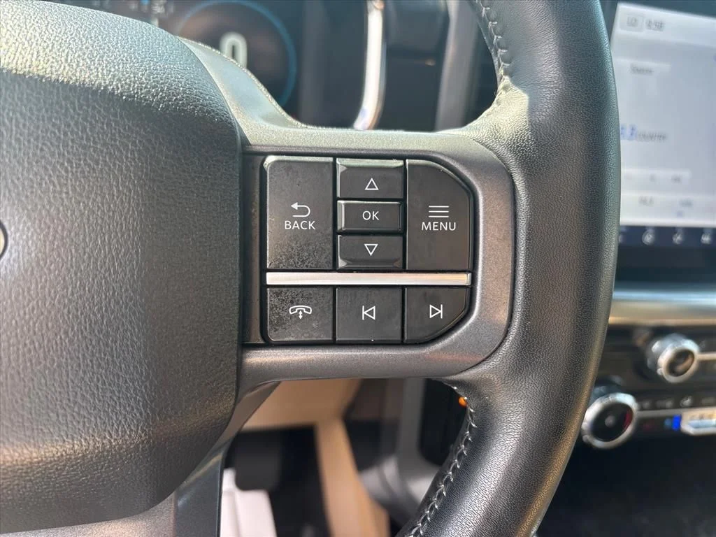 Used 2023 White Ford Lariat image 29