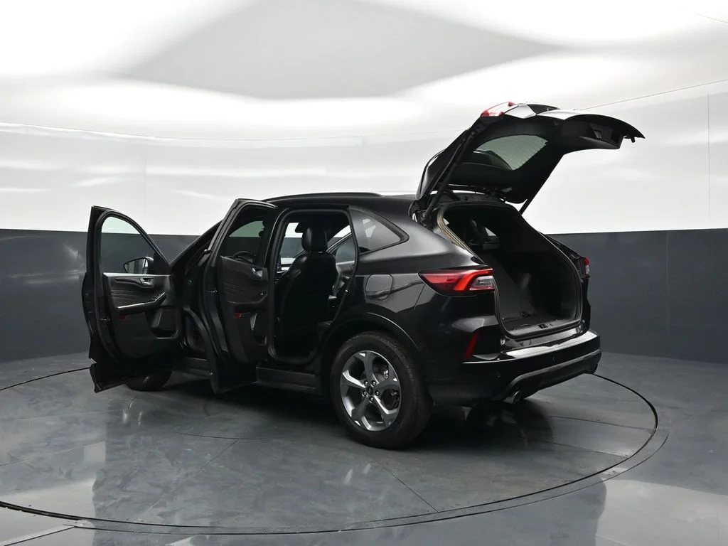 Used 2023 Black Ford ST-Line image 28