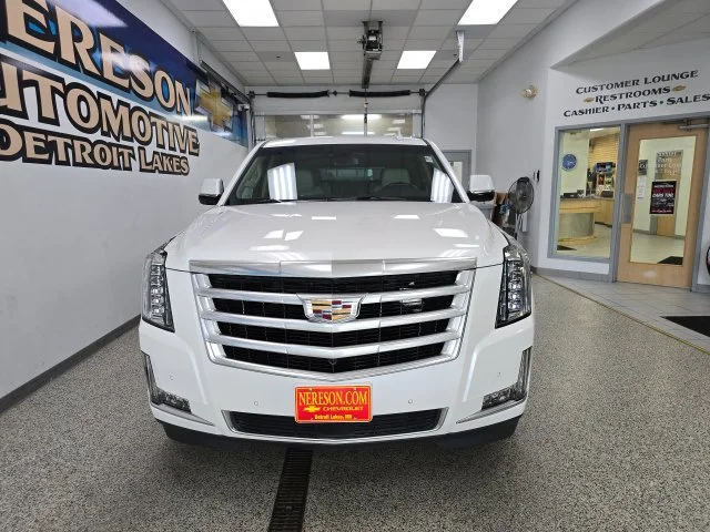 Used 2019 Cadillac Escalade Premium Luxury with VIN 1GYS4CKJ1KR193241 for sale in Detroit Lakes, Minnesota