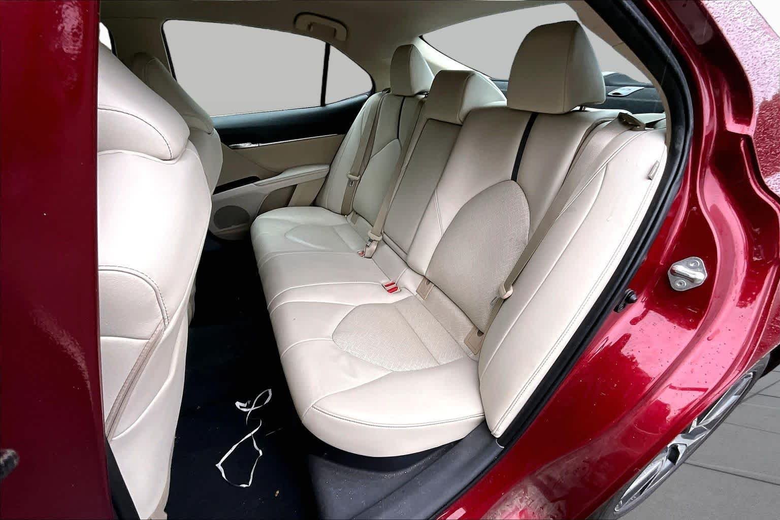 Used 2022 Ruby Flare Pearl Toyota Hybrid XLE image 19