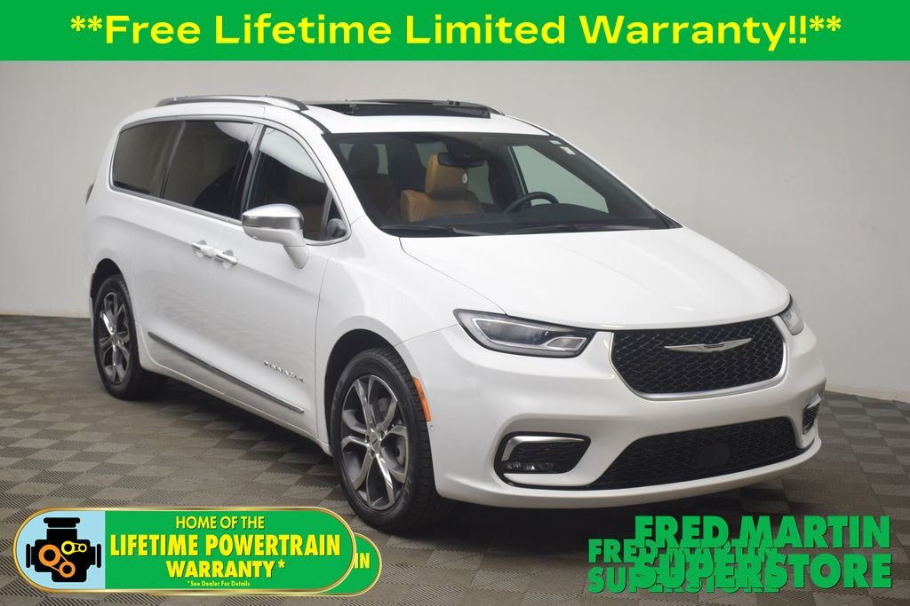 2021 Chrysler Pacifica Pinnacle's photo
