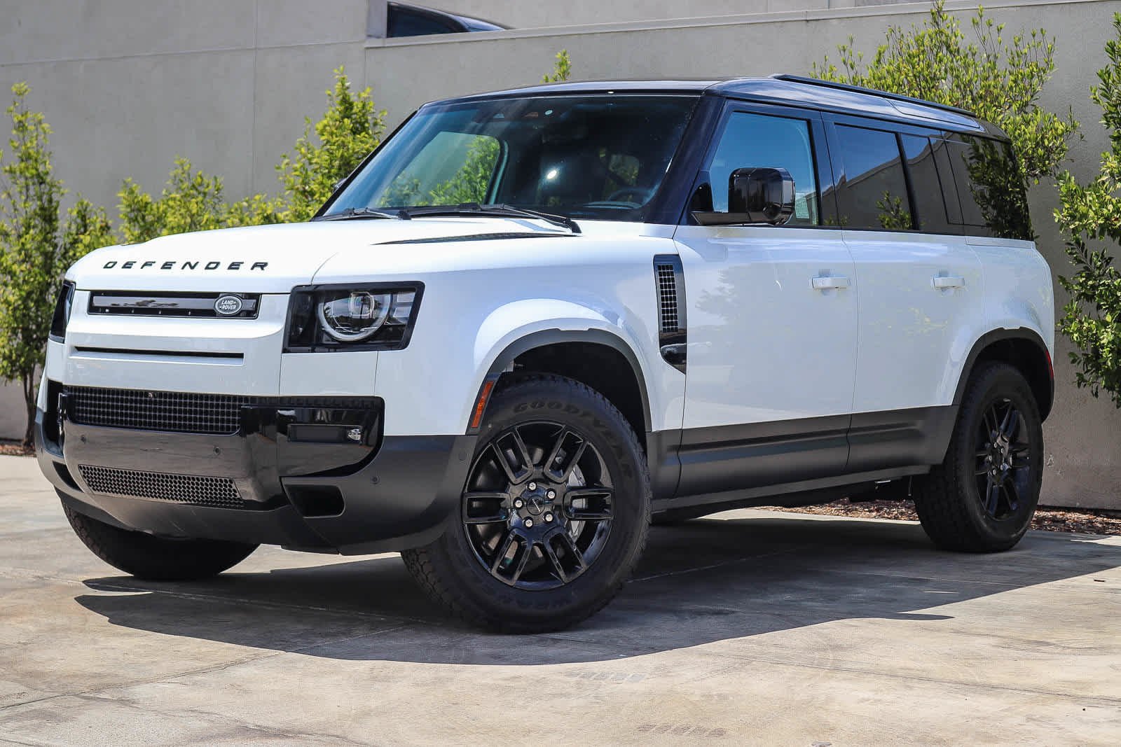 2026 Land Rover Defender 110 S