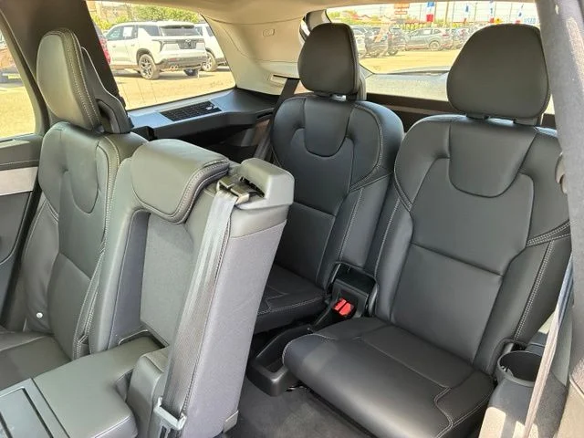 New 2026 Onyx Black Volvo Ultra image 25