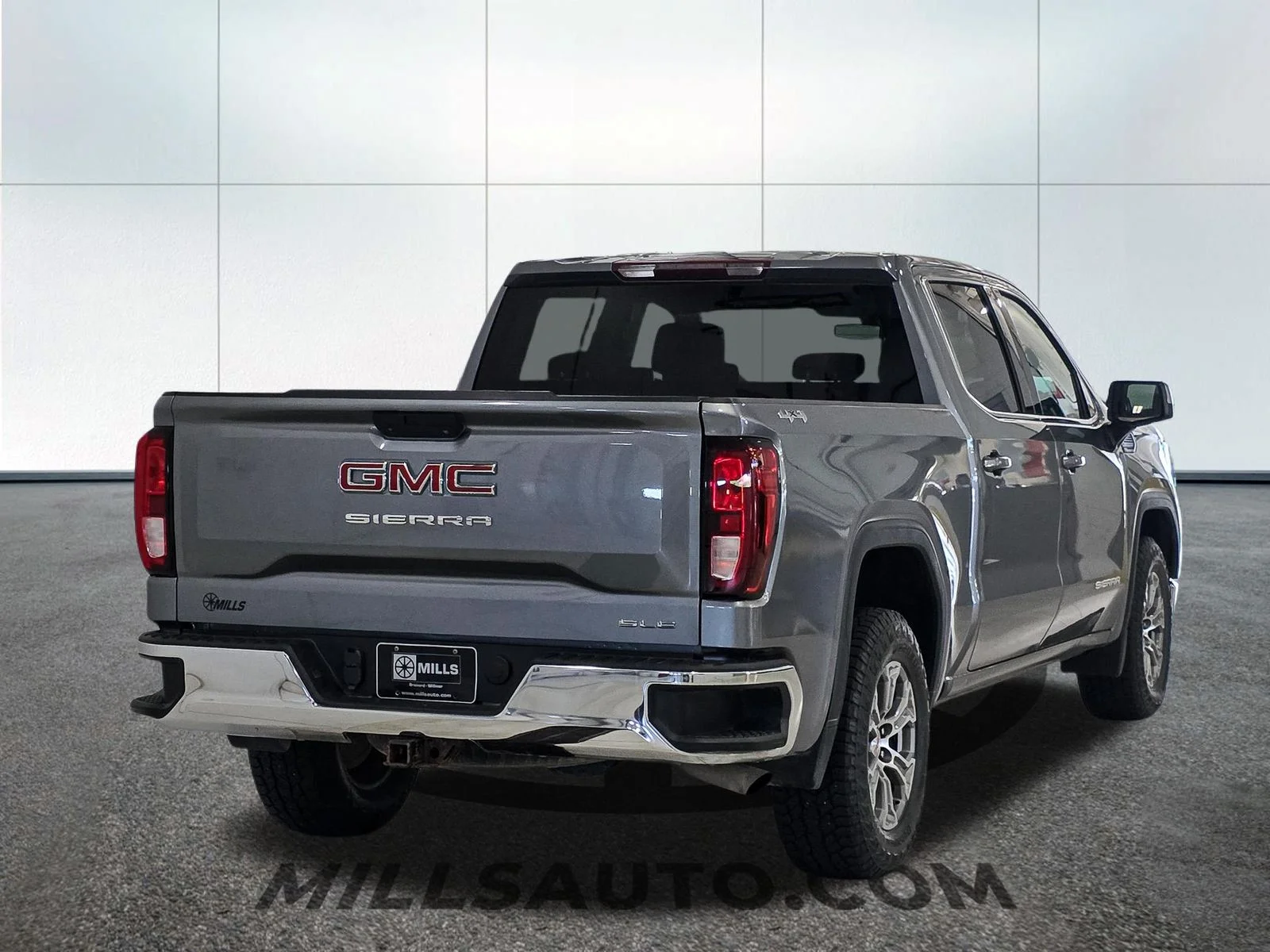 Used 2020 Gray GMC SLE image 6