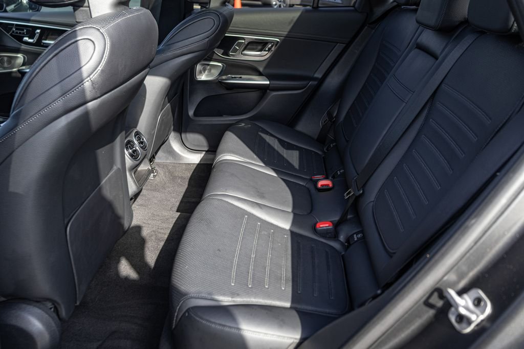 Used 2024  Mercedes-Benz GLC 300 image 29