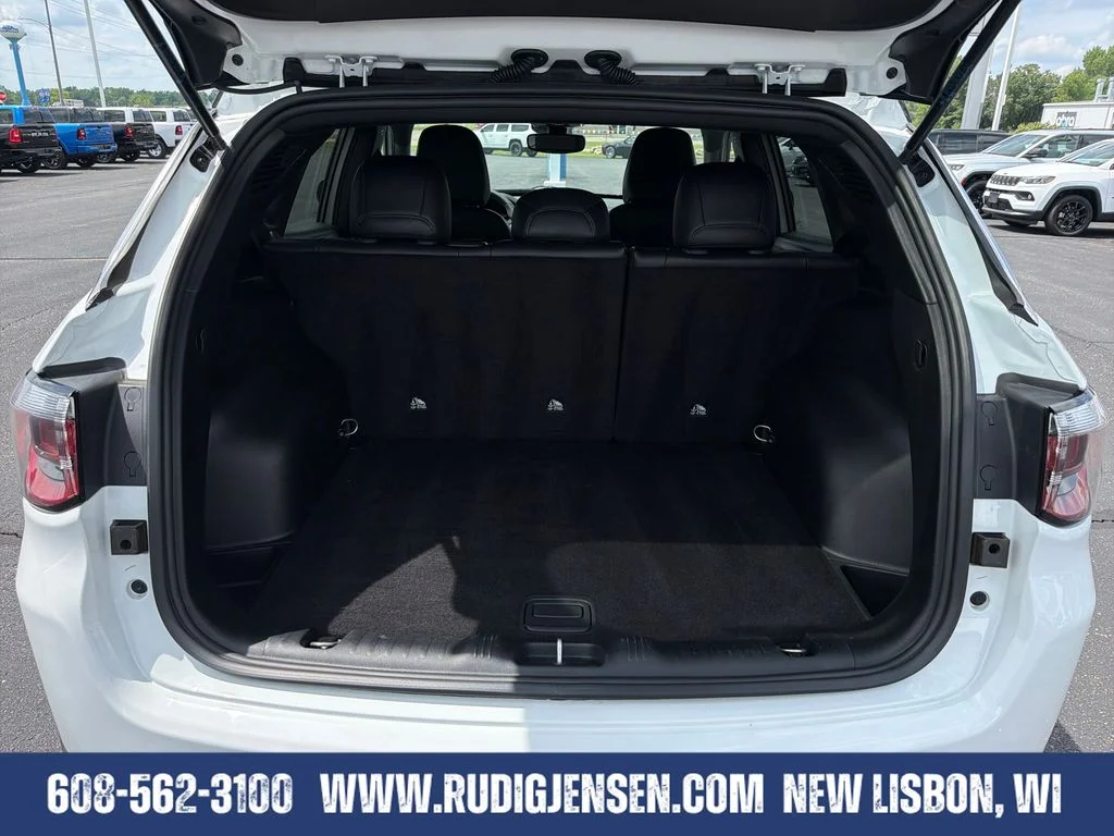Used 2025 White Jeep Limited image 21