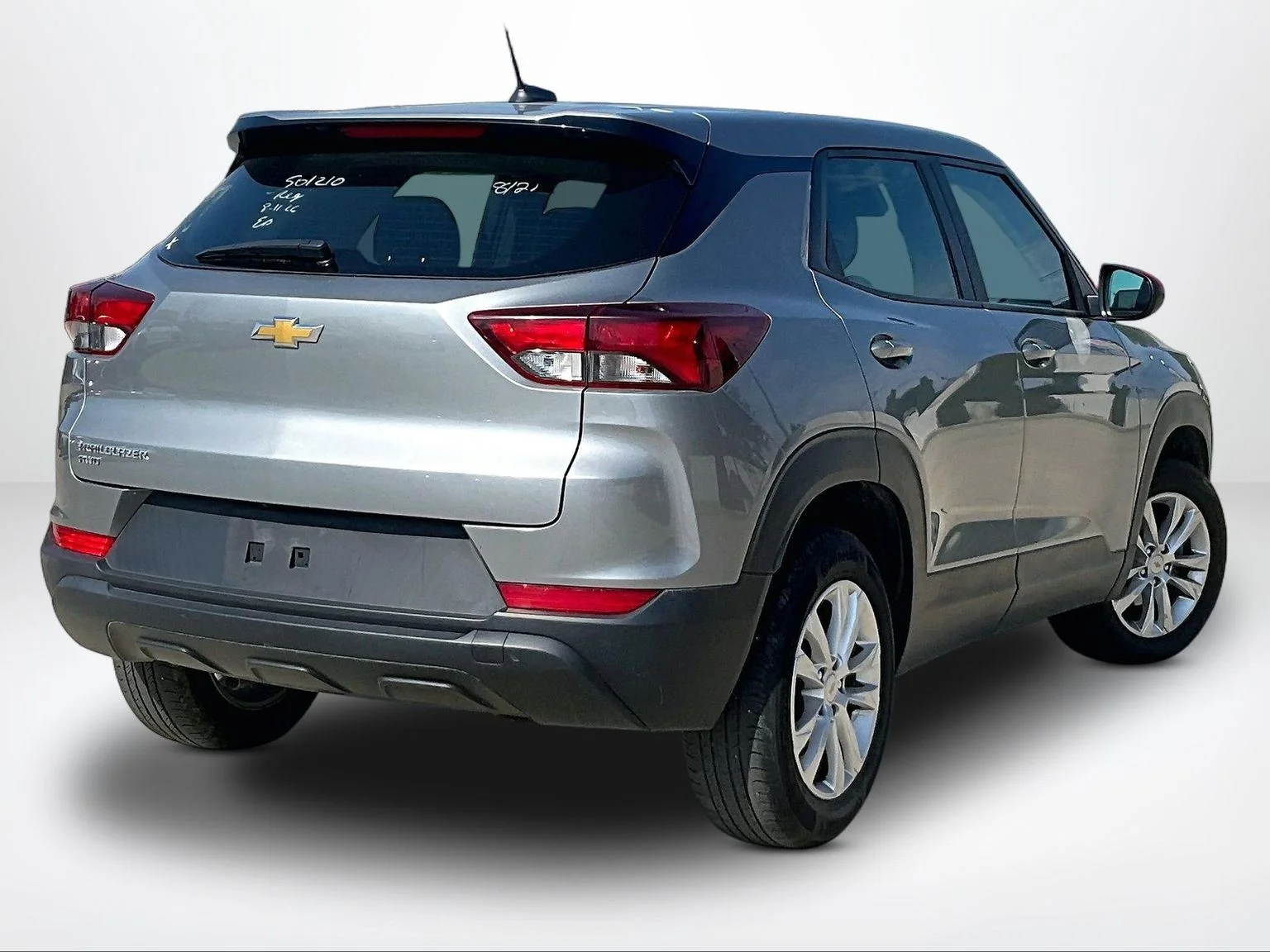 Used 2023 Gray Chevrolet LS image 3