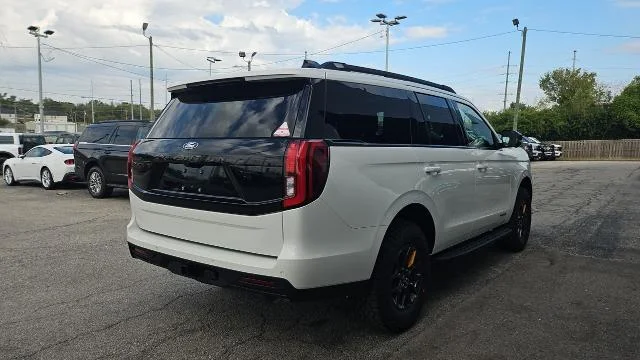 New 2027 Star White Metallic Tri-Coat Ford Tremor 4WD image 26